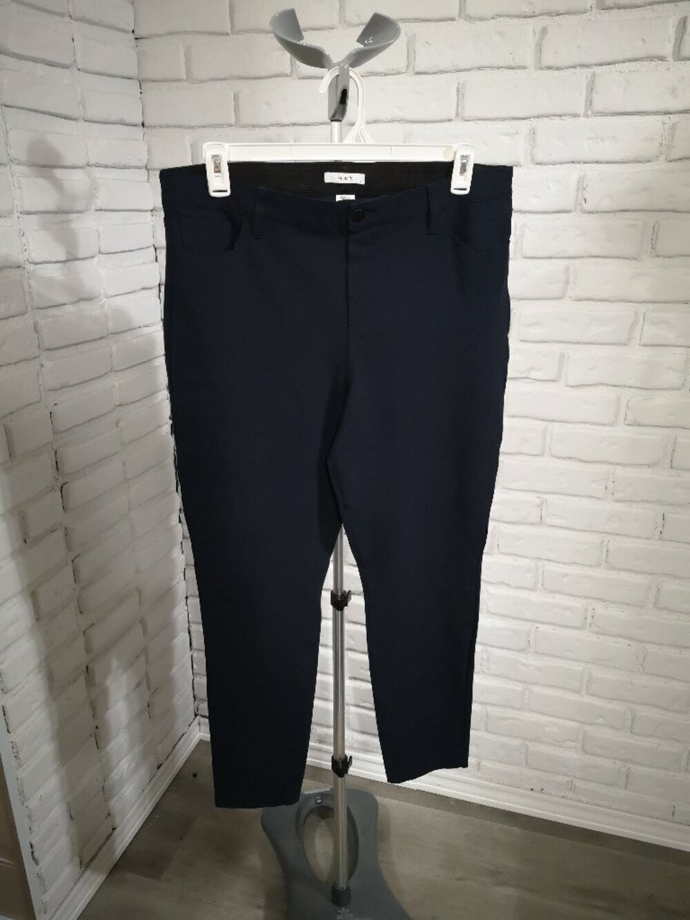 Ricki's Ladies Size XL Navy Pull On Style with Button Leggings Belt Loops